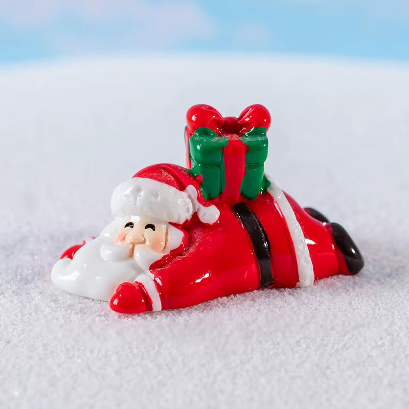 Festive Santa Claus Statue - Perfect Desk & Home Ornament for Christmas Cheer!