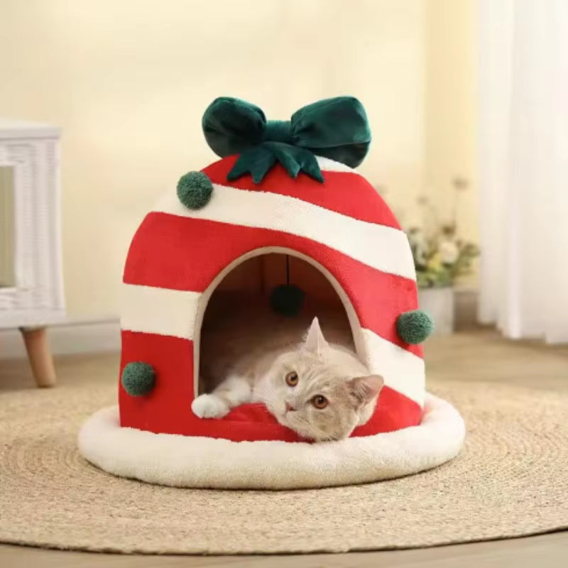 Cozy Winter Wonderland Cat & Dog Bed - Spacious Closed Puppy House for Small Pets - Perfect Holiday Gift!
