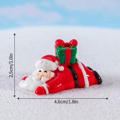 Festive Santa Claus Statue - Perfect Desk & Home Ornament for Christmas Cheer!
